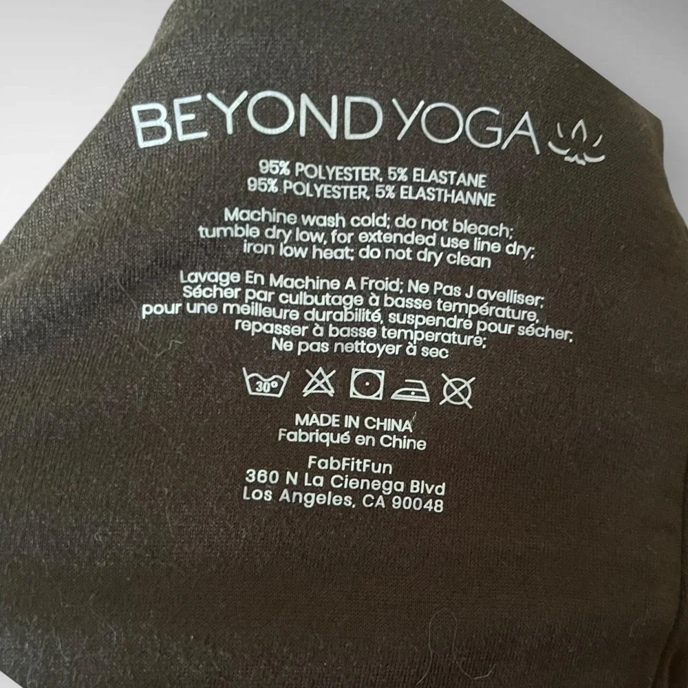 BEYOND YOGA Black Infinity Scarf With Zipper Pocket‎ NWOT